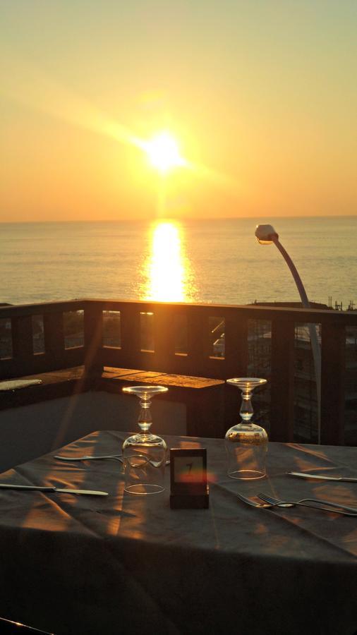 Bed and Breakfast San Carlo - Terrazzo Sul Mare Con Ristorante E Pizzeria Zambrone Exterior foto