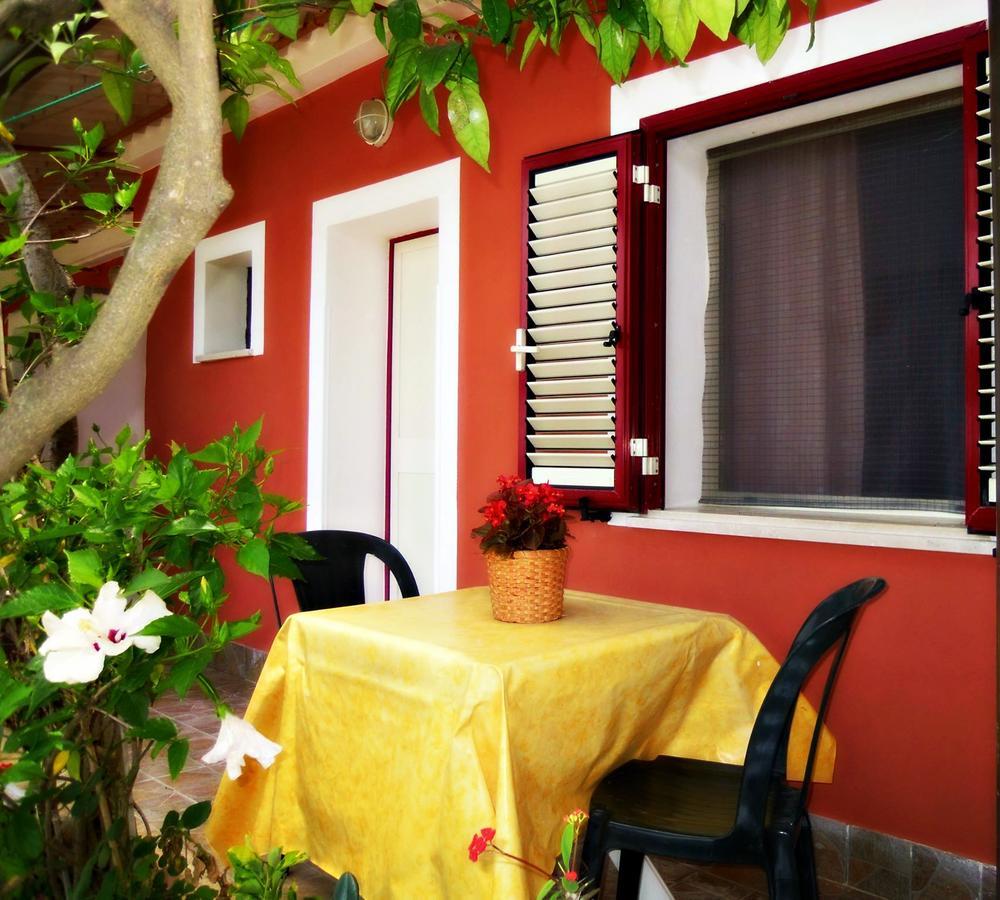Bed and Breakfast San Carlo - Terrazzo Sul Mare Con Ristorante E Pizzeria Zambrone Exterior foto