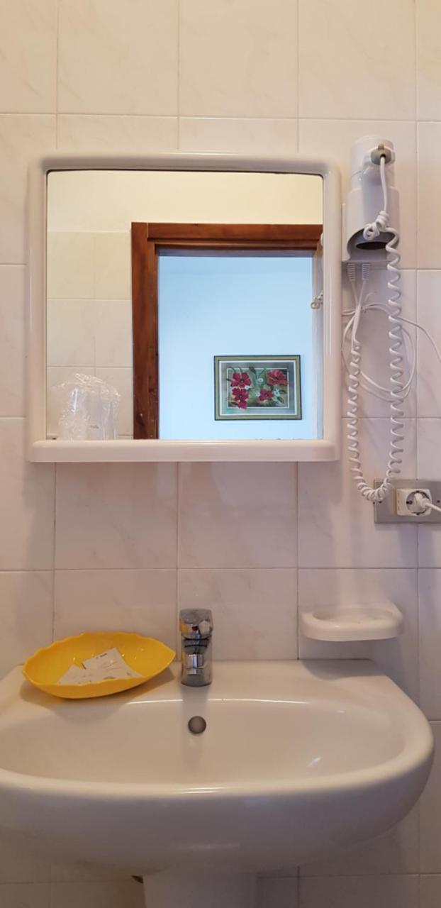 Bed and Breakfast San Carlo - Terrazzo Sul Mare Con Ristorante E Pizzeria Zambrone Exterior foto